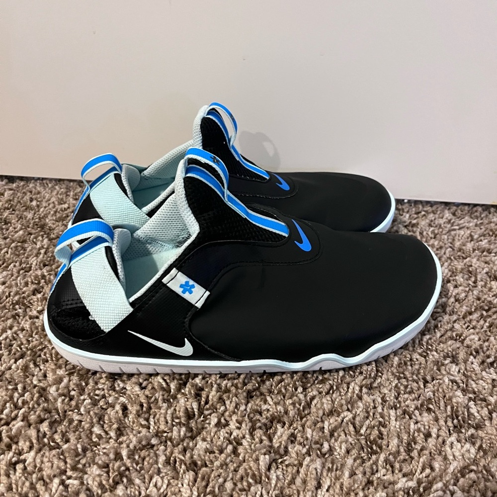 Nike Pulse Shoes. Like new. Size 7